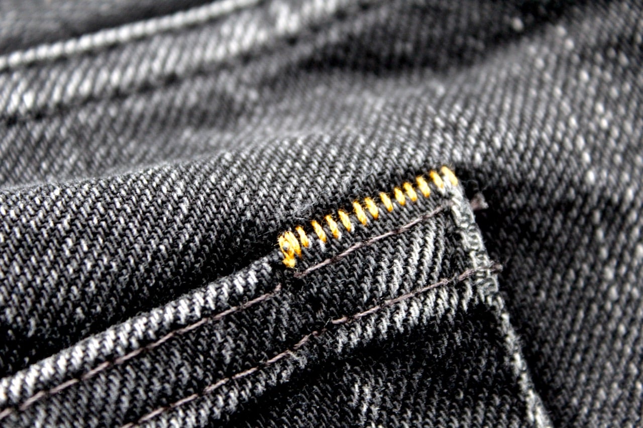 2023 New Men's Black Scratch Spray Paint Fashion Pencil Pants Jeans 9902# -  AliExpress