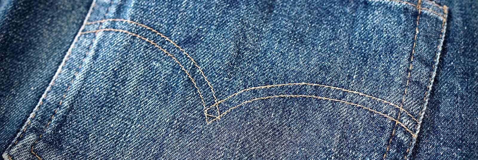 Back pocket signature arcuaet Levis 2 e1587023774778