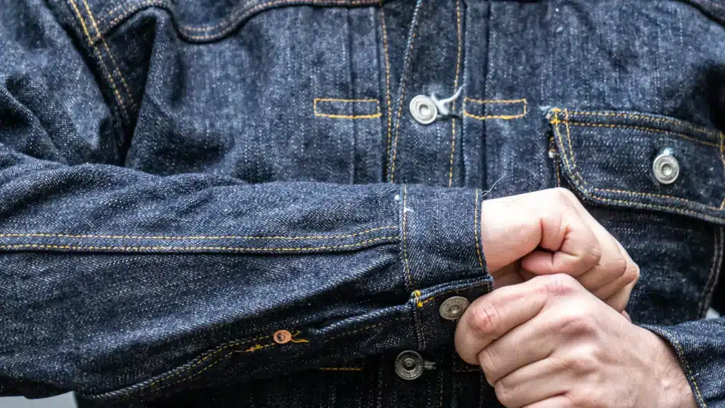 How to Wear a Denim Jacket for Men (2024): A Styling Guide | Casaca jeans,  Jeans hombre, Estilos